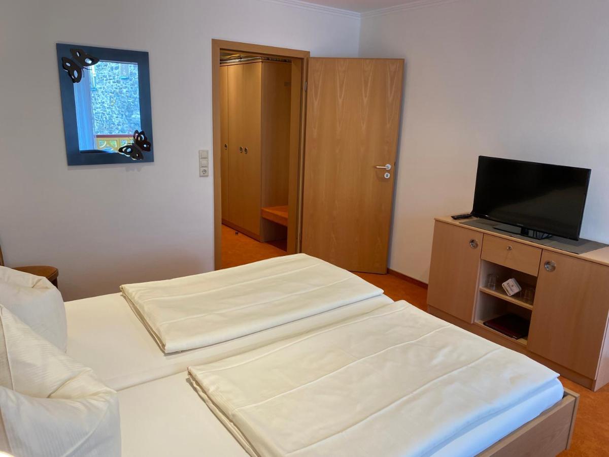 Hotel Moselterrasse Ediger-Eller Bagian luar foto