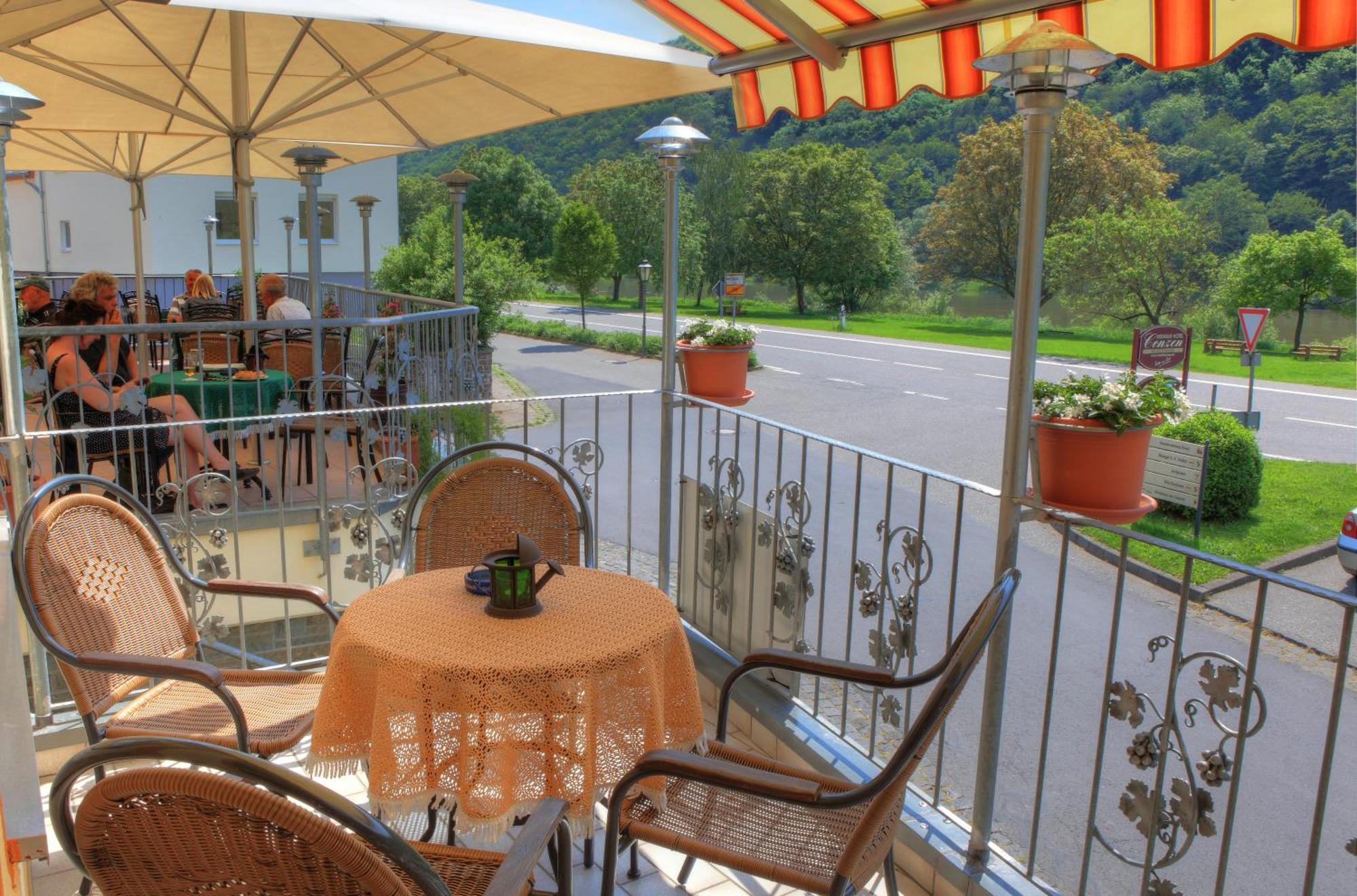 Hotel Moselterrasse Ediger-Eller Bagian luar foto